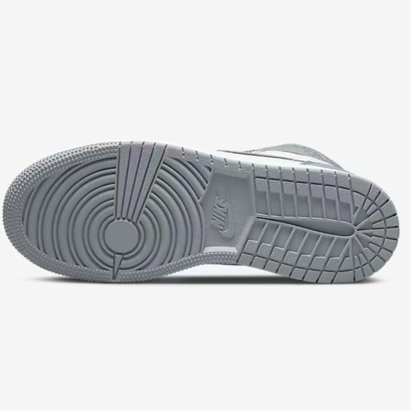 Air Jordan 1 Retro High OG - Picture 2 of 11